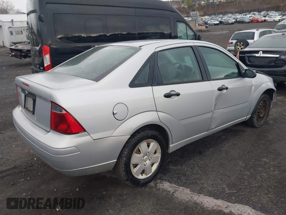 2007 Ford Focus S with VIN 1FAFP34N07W170563, listed as a IAAI auction lot 42001087 with 87,526 mi miles and . Bid and sale history available at carsss.com. Image 4.
