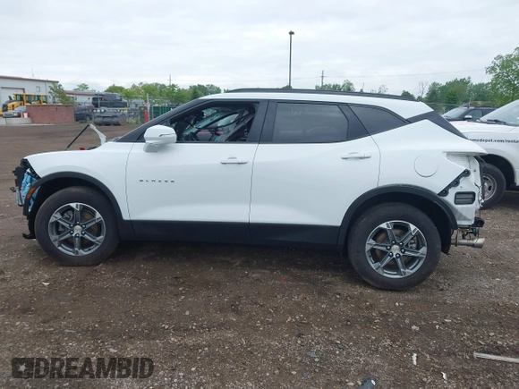 2024 Chevrolet Blazer LT с VIN 3GNKBJR49RS175777, выставлен на аукционе IAAI как лот 42376620 с пробегом 37 570 миль миль и . История ставок и продаж доступна на DreamBid. Изображение 13.