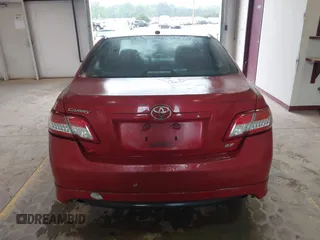 2011 Toyota Camry LE z VIN 4T1BF3EK6BU129712, wystawiony jako IAAI lot #42236451 z przebiegiem 205 126 mil mil oraz . Historia ofert i sprzedaży dostępna na DreamBid. Obrazek 15.