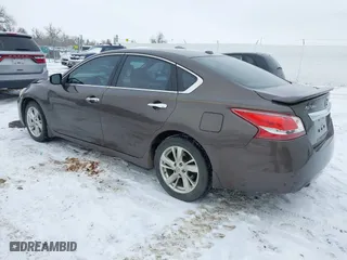2013 Nissan Altima 2.5 SL with VIN 1N4AL3AP8DN541191, listed as a IAAI auction lot 41200461 with 125,409 mi miles. Bid and sale history available at carsss.com. Image 3.