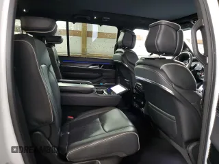 2024 Jeep Grand Wagoneer Series II z VIN 1C4SJSFPXRS149913, wystawiony jako Copart lot #44986305 z przebiegiem 20 096 mil mil oraz Czysty tytuł • Clean title. Historia ofert i sprzedaży dostępna na DreamBid. Obrazek 11.