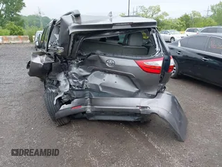 2018 Toyota Sienna XLE Auto Access Seat with VIN 5TDYZ3DC8JS916681, listed as a IAAI auction lot 42257674 with 124,262 mi miles and . Bid and sale history available at DreamBid. Image 6.