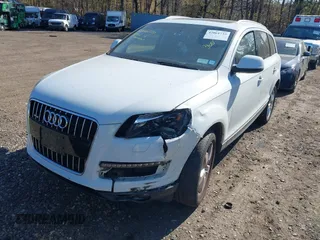 2013 Audi Q7 Premium Plus z VIN WA1LGAFE7DD000118, wystawiony jako IAAI lot #42061733 z przebiegiem 126 673 mil mil oraz . Historia ofert i sprzedaży dostępna na DreamBid. Obrazek 6.