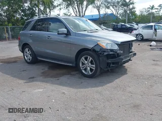 2012 Mercedes-Benz M ML 350 with VIN 4JGDA5HBXCA068916, listed as a IAAI auction lot 42096508 with 69,881 mi miles. Bid and sale history available at carsss.com. Image 1.