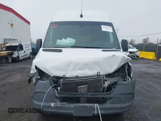 2022 Mercedes-Benz Sprinter Cargo with VIN W1Y40CHY4NT094656, listed as a IAAI auction lot 41038339 with 76,599 mi miles. Bid and sale history available at carsss.com. Image 6.