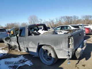 2003 Chevrolet Silverado SS z VIN 2GCEK19N731383335, wystawiony jako Copart lot #46170375 z przebiegiem Nie podano mil oraz Szkoda całkowita • Salvage title. Historia ofert i sprzedaży dostępna na DreamBid. Obrazek 2.