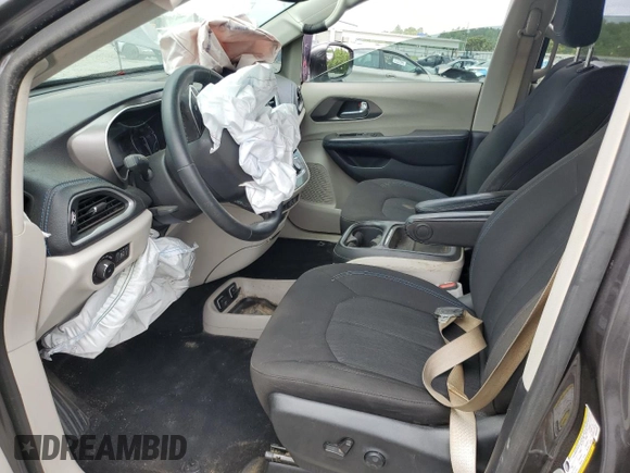 2021 Chrysler Pacifica Touring with VIN 2C4RC1FGXMR550164, listed as a Copart auction lot 57297585 with 10,222 mi miles and Salvage title. Bid and sale history available at DreamBid. Image 7.