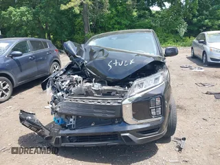 2023 Mitsubishi Outlander ES z VIN JA4ARUAU2PU008729, wystawiony jako IAAI lot #39558734 z przebiegiem 7 466 mil mil oraz . Historia ofert i sprzedaży dostępna na DreamBid. Obrazek 6.