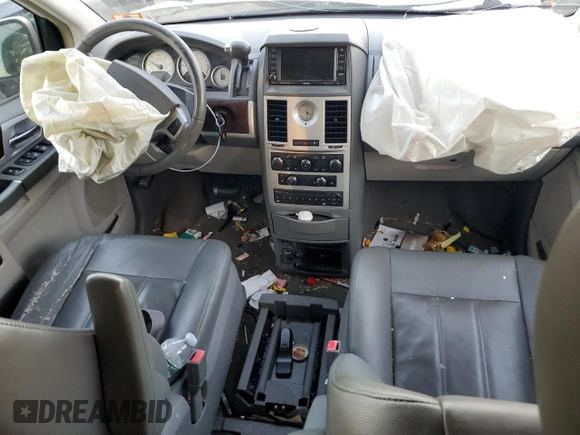 2010 Chrysler Town & Country Touring with VIN 2A4RR5D19AR170369, listed as a Copart auction lot 81196294 with 224,705 mi miles and Salvage Title. Bid and sale history available at DreamBid. Image 8.
