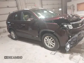 2015 Kia Sorento LX with VIN 5XYKTCA67FG567068, listed as a IAAI auction lot 41942477 with 155,091 mi miles. Bid and sale history available at carsss.com. Image 1.