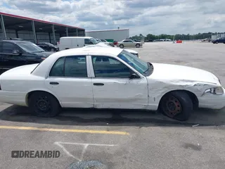 2006 Ford Police Interceptor z VIN 2FAHP71W26X166272, wystawiony jako IAAI lot #42144479 z przebiegiem 132 809 mil mil oraz . Historia ofert i sprzedaży dostępna na DreamBid. Obrazek 13.