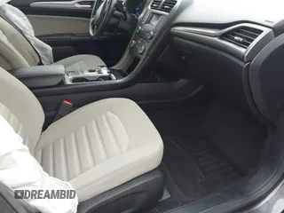 2017 Ford Fusion S with VIN 3FA6P0G78HR162713, listed as a IAAI auction lot 40820457 with 86,602 mi miles. Bid and sale history available at carsss.com. Image 5.