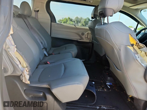 2023 Toyota Sienna XLE with VIN 5TDYRKEC2PS179981, listed as a Copart auction lot 60883685 with 33,099 mi miles and Salvage title. Bid and sale history available at DreamBid. Image 11.