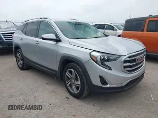 2019 GMC Terrain SLT z VIN 3GKALPEVXKL377096, wystawiony jako IAAI lot #41911111 z przebiegiem 109 743 mil mil oraz . Historia ofert i sprzedaży dostępna na DreamBid. Obrazek 1.