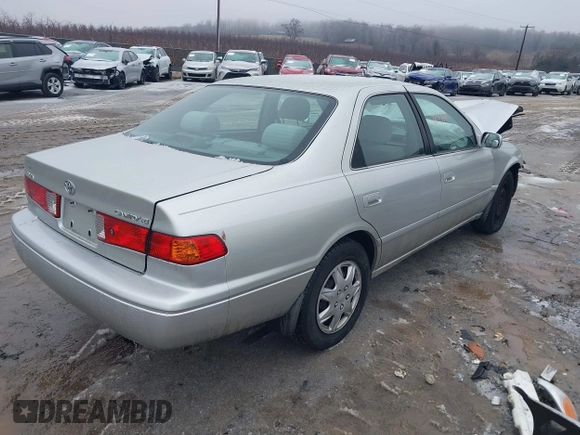 2001 Toyota Camry CE with VIN JT2BG22KX10540738, listed as a IAAI auction lot 41516912 with 116,733 mi miles. Bid and sale history available at carsss.com. Image 4.
