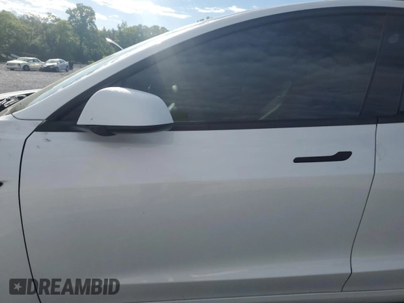 2023 Tesla Model 3 z VIN 5YJ3E1EA7PF573852, wystawiony jako Copart lot #57662565 z przebiegiem Nie podano mil oraz Szkoda całkowita • Salvage title. Historia ofert i sprzedaży dostępna na DreamBid. Obrazek 7.
