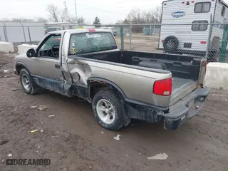 1998 Chevrolet S-10 LS with VIN 1GCCS1444W8163738, listed as a IAAI auction lot 41542794 with 240,465 mi miles. Bid and sale history available at carsss.com. Image 3.