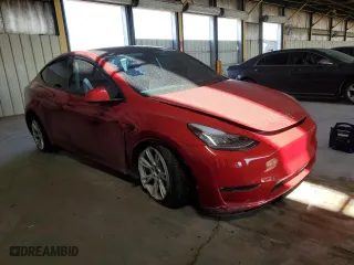 2021 Tesla Model Y Long Range with VIN 5YJYGDEE4MF075690, listed as a Copart auction lot 51274085 with 29,812 mi miles and Salvage Title. Bid and sale history available at carsss.com. Image 4.