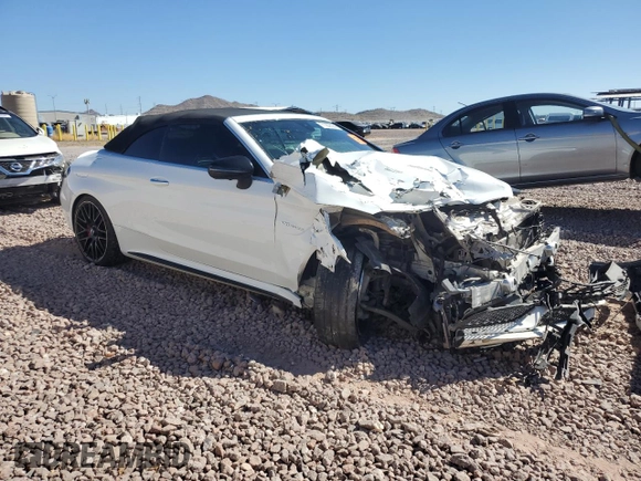 2017 Mercedes-Benz C 63 S AMG z VIN WDDWK8HB1HF465815, wystawiony jako Copart lot #71602664 z przebiegiem 57 280 mil mil oraz Szkoda całkowita • Salvage title. Historia ofert i sprzedaży dostępna na DreamBid. Obrazek 4.