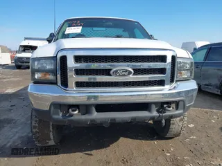 1999 Ford Super Duty F-250 XL with VIN 1FTNF21F3XEC26324, listed as a IAAI auction lot 41433149 with 203,634 mi miles. Bid and sale history available at carsss.com. Image 6.