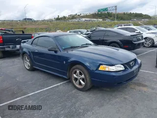 2003 Ford Mustang Standard with VIN 1FAFP40463F447312, listed as a IAAI auction lot 39814508 with 227,025 mi miles. Bid and sale history available at carsss.com. Image 1.