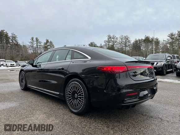 2022 Mercedes-Benz EQS 580 z VIN W1KCG4EB7NA021431, wystawiony jako Copart lot #44053605 z przebiegiem 28 708 mil mil oraz Czysty tytuł • Clean title. Historia ofert i sprzedaży dostępna na DreamBid. Obrazek 3.