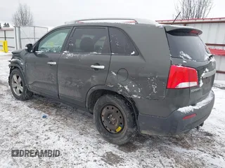 2012 Kia Sorento EX with VIN 5XYKUDA2XCG200628, listed as a IAAI auction lot 41495625 with 207,229 mi miles. Bid and sale history available at carsss.com. Image 3.