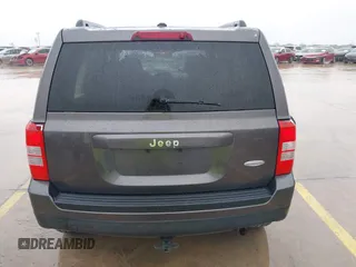 2016 Jeep Patriot Latitude z VIN 1C4NJPFB7GD682060, wystawiony jako IAAI lot #41898444 z przebiegiem 67 717 mil mil oraz . Historia ofert i sprzedaży dostępna na DreamBid. Obrazek 16.