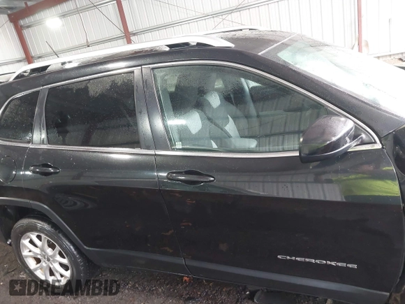2014 Jeep Cherokee Latitude with VIN 1C4PJLCS2EW116959, listed as a IAAI auction lot 41926058 with 69,280 mi miles. Bid and sale history available at carsss.com. Image 13.