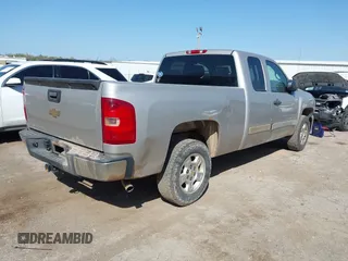 2007 Chevrolet Silverado 1500 LT w/2LT with VIN 2GCEC19J871599355, listed as a IAAI auction lot 41992581 with 261,925 mi miles. Bid and sale history available at carsss.com. Image 4.