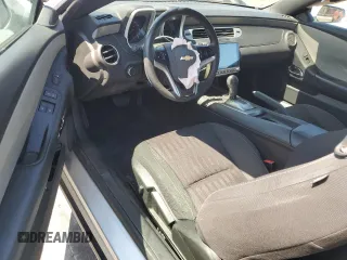 2013 Chevrolet Camaro LS z VIN 2G1FA1E36D9160856, wystawiony jako Copart lot #58444415 z przebiegiem 152 328 mil mil oraz Czysty tytuł • Clean title. Historia ofert i sprzedaży dostępna na DreamBid. Obrazek 8.