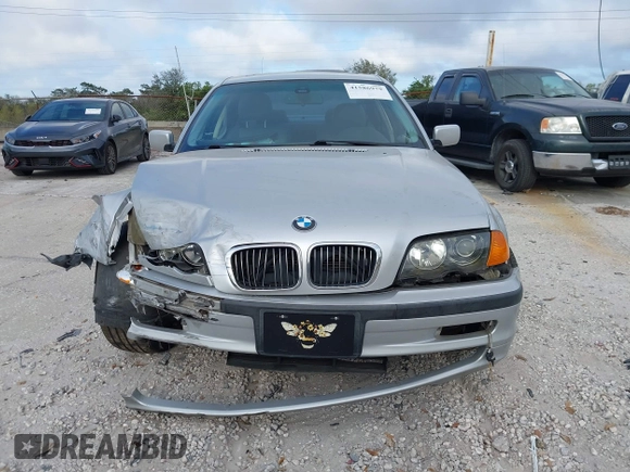 2001 BMW 3 Series 330i with VIN WBAAV53471F167498, listed as a IAAI auction lot 41586979 with 171,825 mi miles. Bid and sale history available at carsss.com. Image 12.