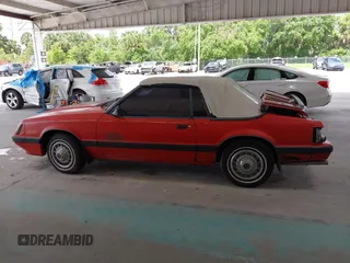 1986 Ford Mustang z VIN 1FABP2738GF131495, wystawiony jako IAAI lot #42437401 z przebiegiem 6 322 mil mil oraz . Historia ofert i sprzedaży dostępna na DreamBid. Obrazek 14.