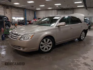 2007 Toyota Avalon XL z VIN 4T1BK36B17U232618, wystawiony jako IAAI lot #41633305 z przebiegiem 171 971 mil mil oraz . Historia ofert i sprzedaży dostępna na DreamBid. Obrazek 2.
