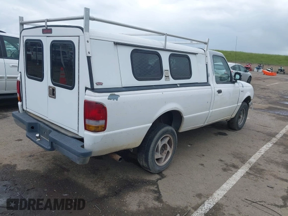 1997 Ford Ranger XLT z VIN 1FTCR10A8VUD39042, wystawiony jako IAAI lot #41888576 z przebiegiem 131 902 mil mil oraz . Historia ofert i sprzedaży dostępna na DreamBid. Obrazek 4.
