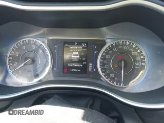 2015 Chrysler 200 Limited with VIN 1C3CCCAB4FN667823, listed as a IAAI auction lot 41814111 with 107,514 mi miles. Bid and sale history available at carsss.com. Image 7.