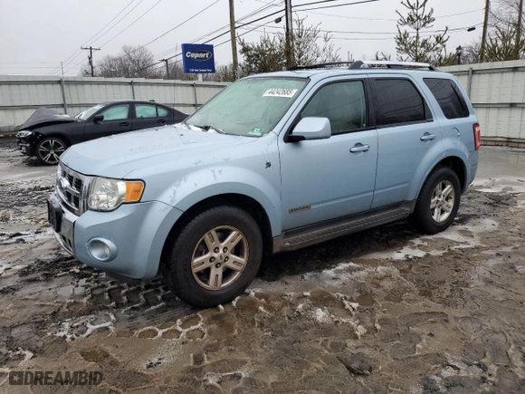 2008 Ford Escape Hybrid with VIN 1FMCU59H88KC38052, listed as a Copart auction lot 44242685 with 246,562 mi miles and Salvage Title. Bid and sale history available at carsss.com. Image 1.