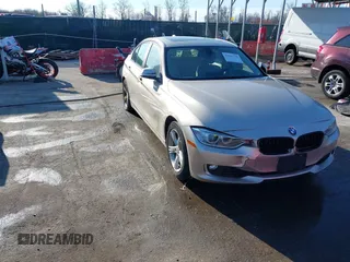 2014 BMW 3 Series 328i xDrive с VIN WBA3B5C56EP541173, выставлен на аукционе IAAI как лот 41865108 с пробегом 122 269 миль миль и . История ставок и продаж доступна на DreamBid. Изображение 1.