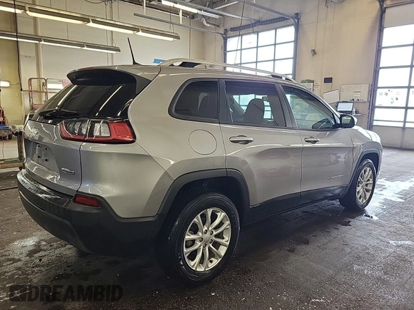 2020 Jeep Cherokee Latitude z VIN 1C4PJLCB1LD536043, wystawiony jako IAAI lot #42295020 z przebiegiem 61 164 mil mil oraz . Historia ofert i sprzedaży dostępna na DreamBid. Obrazek 1.