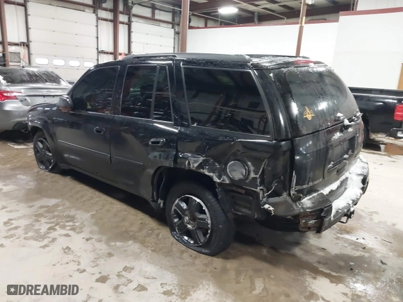 2005 Chevrolet TrailBlazer LT with VIN 1GNDT13S752266601, listed as a IAAI auction lot 41396007 with 204,190 mi miles. Bid and sale history available at carsss.com. Image 3.