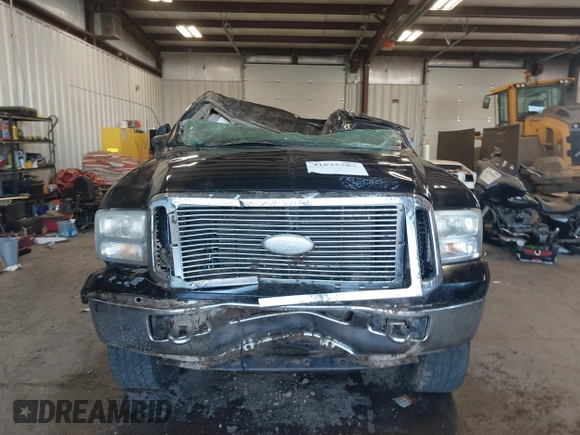 2007 Ford F-250 XL z VIN 1FTSW21P87EA62774, wystawiony jako IAAI lot #41635503 z przebiegiem 141 985 mil mil oraz . Historia ofert i sprzedaży dostępna na DreamBid. Obrazek 13.