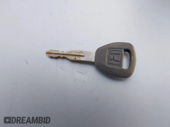 1999 Honda Accord EX z VIN 1HGCG3259XA007246, wystawiony jako IAAI lot #41709901 z przebiegiem 314 469 mil mil oraz . Historia ofert i sprzedaży dostępna na DreamBid. Obrazek 11.