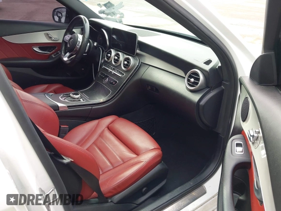 2019 Mercedes-Benz C 300 z VIN 55SWF8DB6KU315584, wystawiony jako IAAI lot #42114660 z przebiegiem 60 770 mil mil oraz . Historia ofert i sprzedaży dostępna na DreamBid. Obrazek 5.