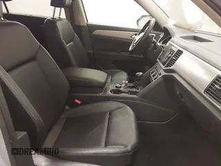 2019 Volkswagen Atlas SE with VIN 1V2LR2CA2KC533079, listed as a IAAI auction lot 41352399 with 88,826 mi miles and . Bid and sale history available at DreamBid. Image 5.