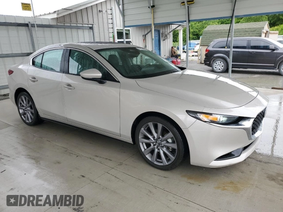 2024 Mazda 3 S Preferred with VIN 3MZBPACM9RM414491, listed as a Copart auction lot 58366595 with 31,689 mi miles and Clean title. Bid and sale history available at DreamBid. Image 4.