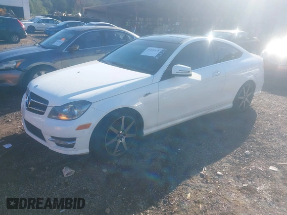 2015 Mercedes-Benz C-Class C 250 with VIN WDDGJ4HB3FG389019, listed as a IAAI auction lot 41220328 with 1 mi miles. Bid and sale history available at carsss.com. Image 16.