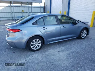 2021 Toyota Corolla LE with VIN JTDEPMAE0MJ142027, listed as a Copart auction lot 47986165 with 28,800 mi miles and Clean Title. Bid and sale history available at carsss.com. Image 3.