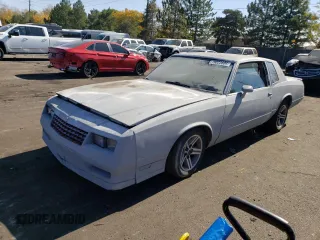 1981 Chevrolet Monte Carlo z VIN 1G1AZ37J9BK431804, wystawiony jako Copart lot #76023804 z przebiegiem 68 941 mil mil oraz Tytuł czysty. Historia ofert i sprzedaży dostępna na DreamBid. Obrazek 1.