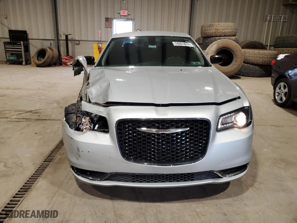2019 Chrysler 300 Touring with VIN 2C3CCARG0KH603625, listed as a Copart auction lot 74351874 with 124,034 mi miles and Salvage Title. Bid and sale history available at carsss.com. Image 5.