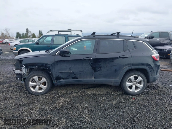 2018 Jeep Compass Latitude with VIN 3C4NJDBB4JT256056, listed as a IAAI auction lot 41835872 with 81,871 mi miles. Bid and sale history available at carsss.com. Image 15.